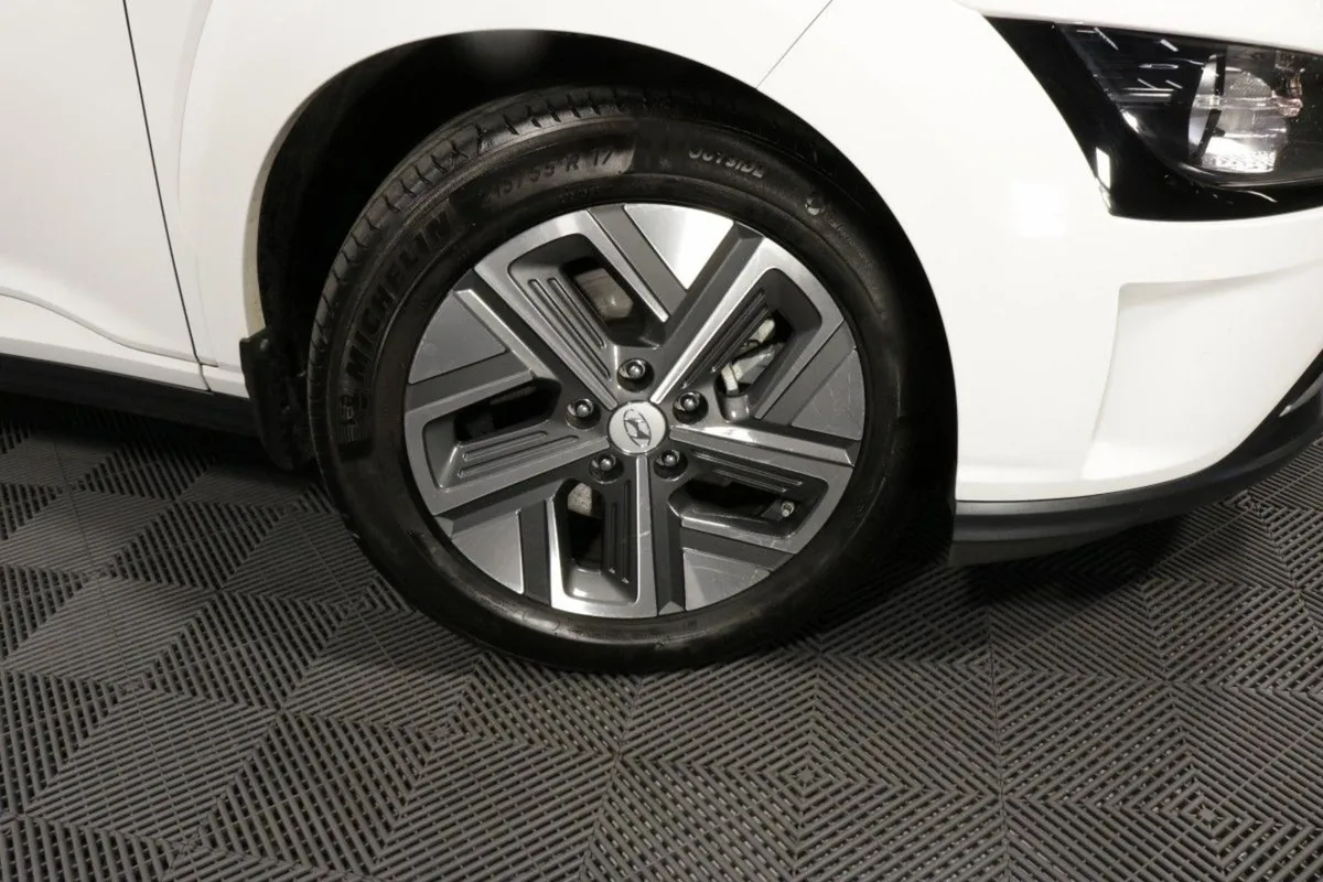 Hyundai Kona Electric EX Demo Premium 64 kWh EV - Image 3