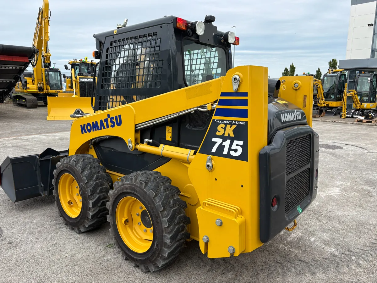 (NEW) Komatsu SK715-8 Skid Steer - Image 3