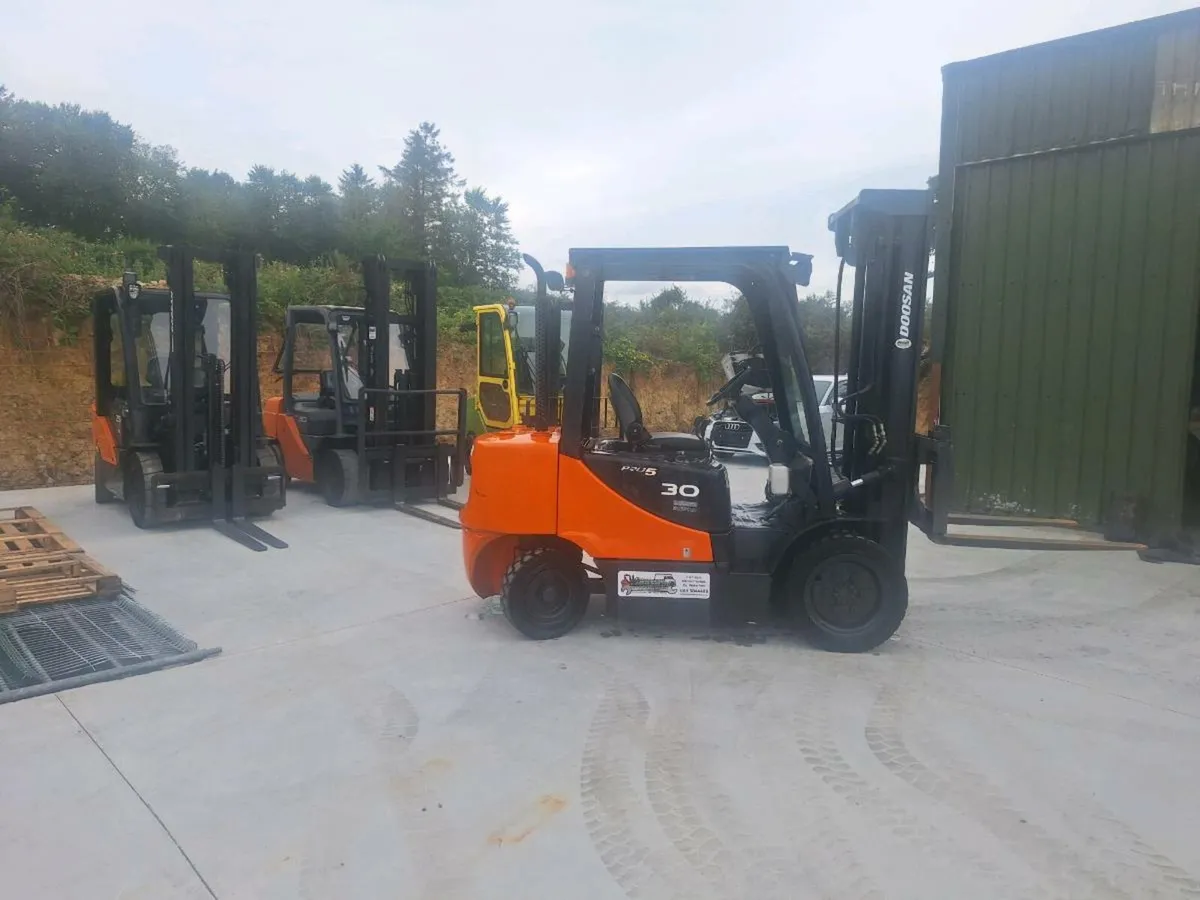 Doosan forklift - Image 3