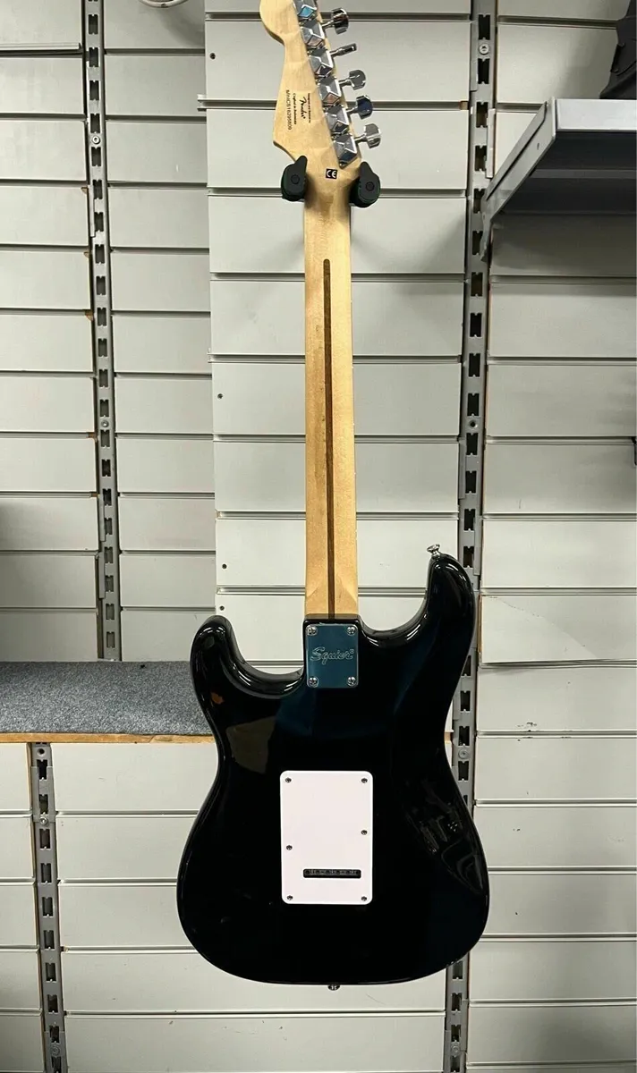 Squier Stratocaster - Image 3