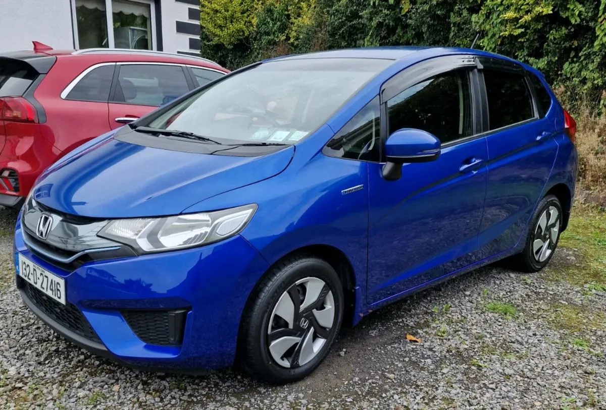 Honda Fit 1.5 Hybrid Automatic - Image 2