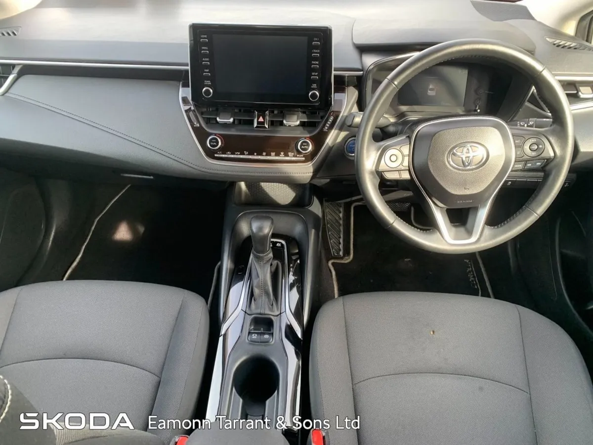 Toyota Corolla 1.8 Hybrid Luna Saloon - Image 2