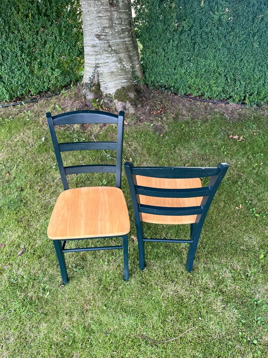 2 wooden chairs - Image 2
