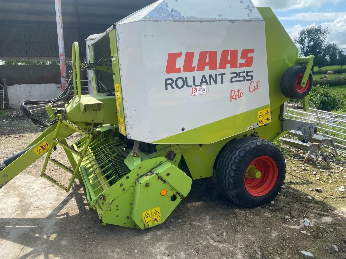 Class 255 round bailer - Image 1