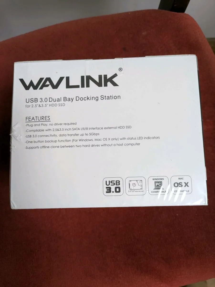 Wavlink dual bay docking station - Image 2