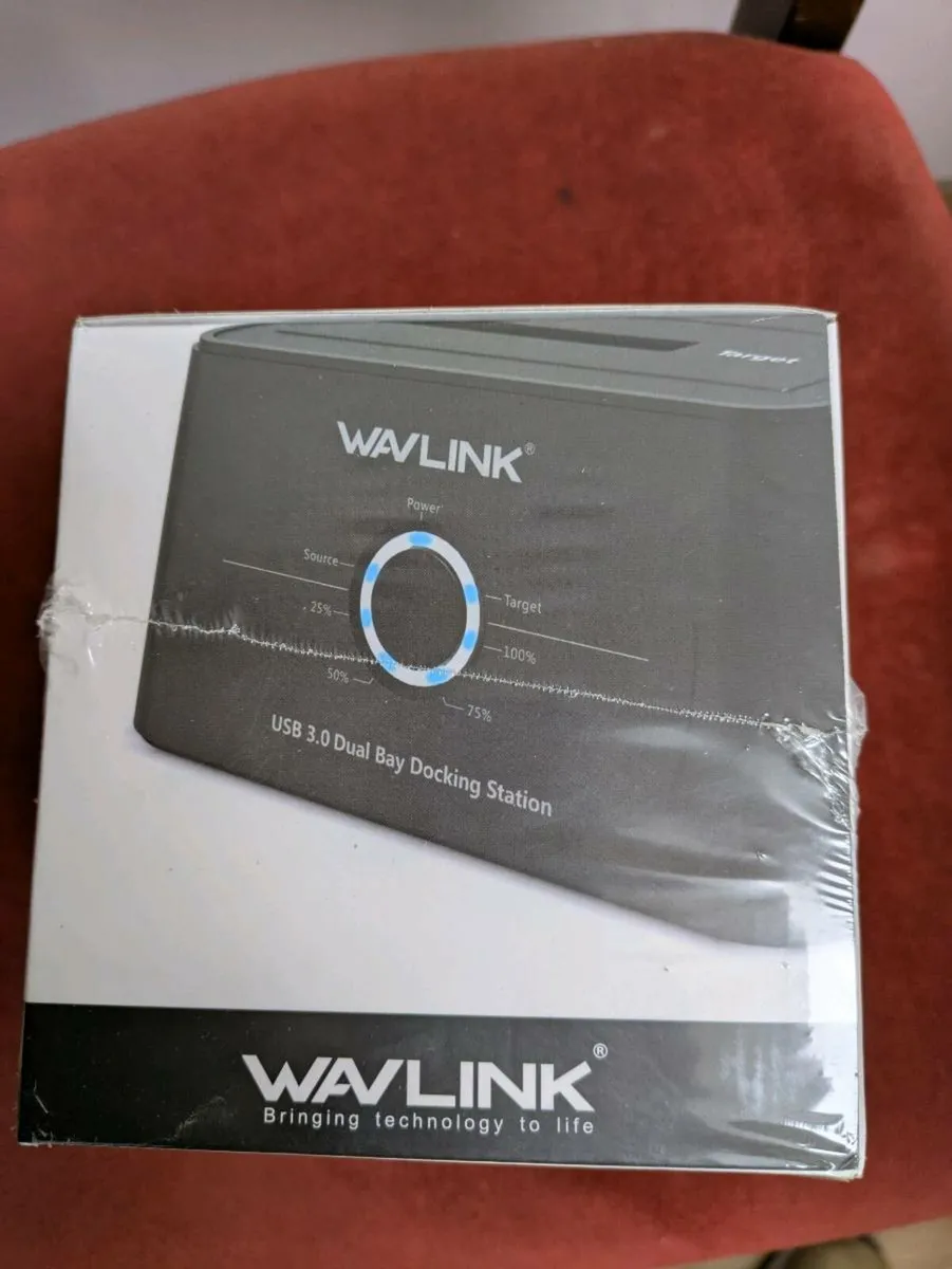 Wavlink dual bay docking station - Image 3