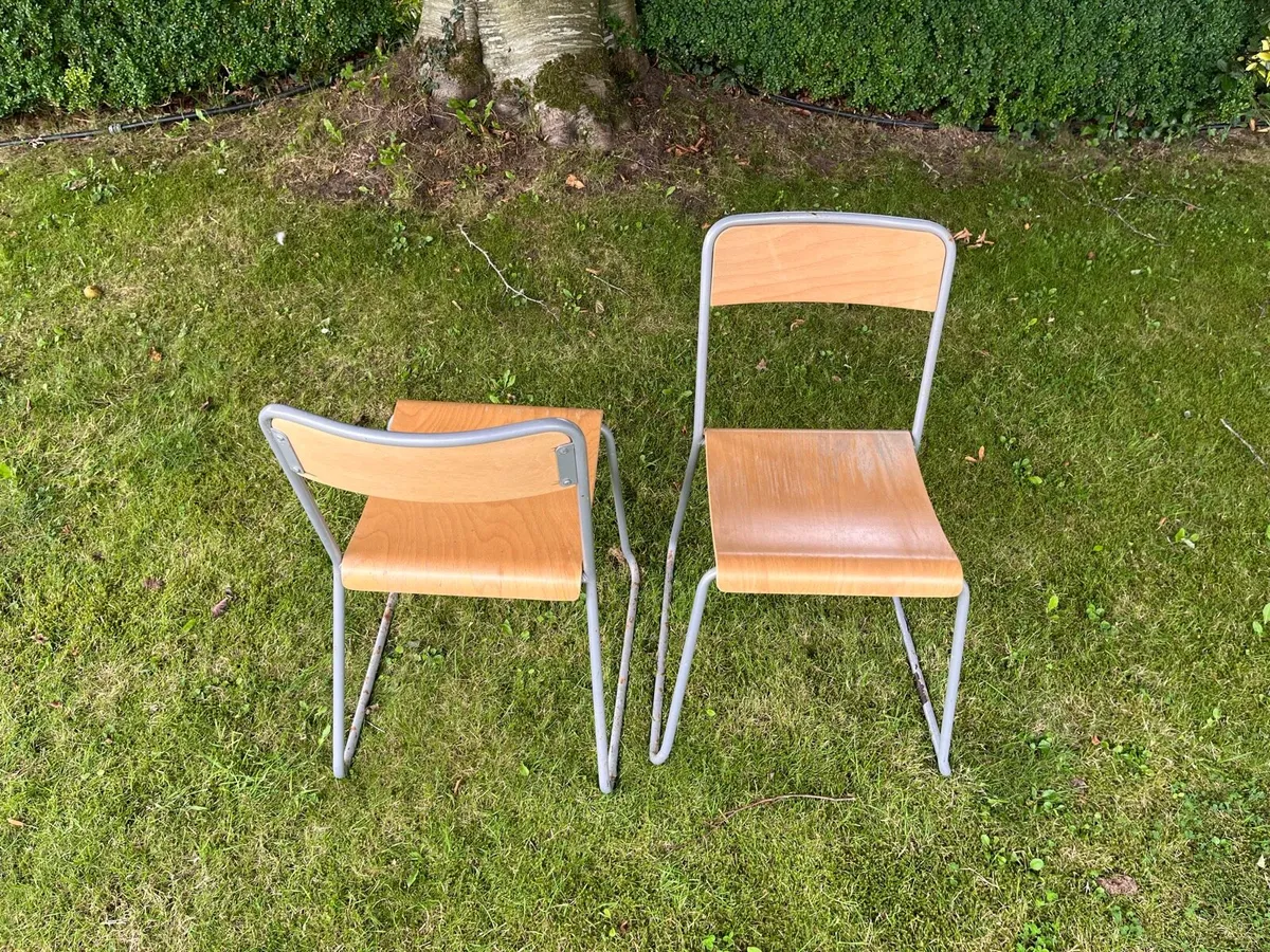 2 chairs - Image 2
