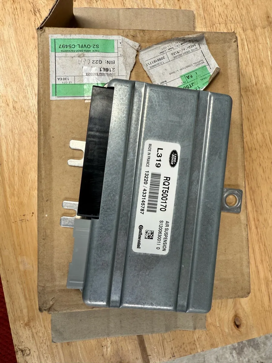 Land Rover air suspension module - Image 1