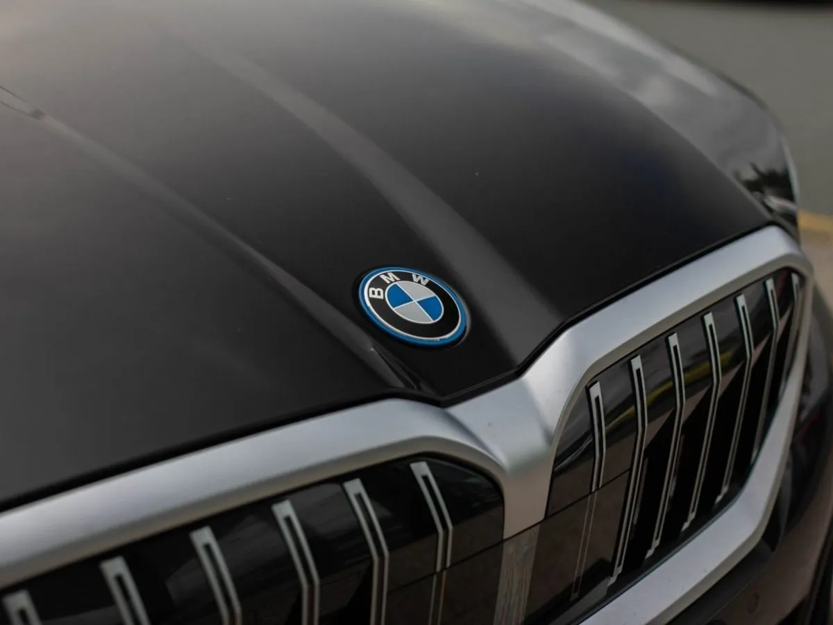 BMW 5 Series 530e - Image 3