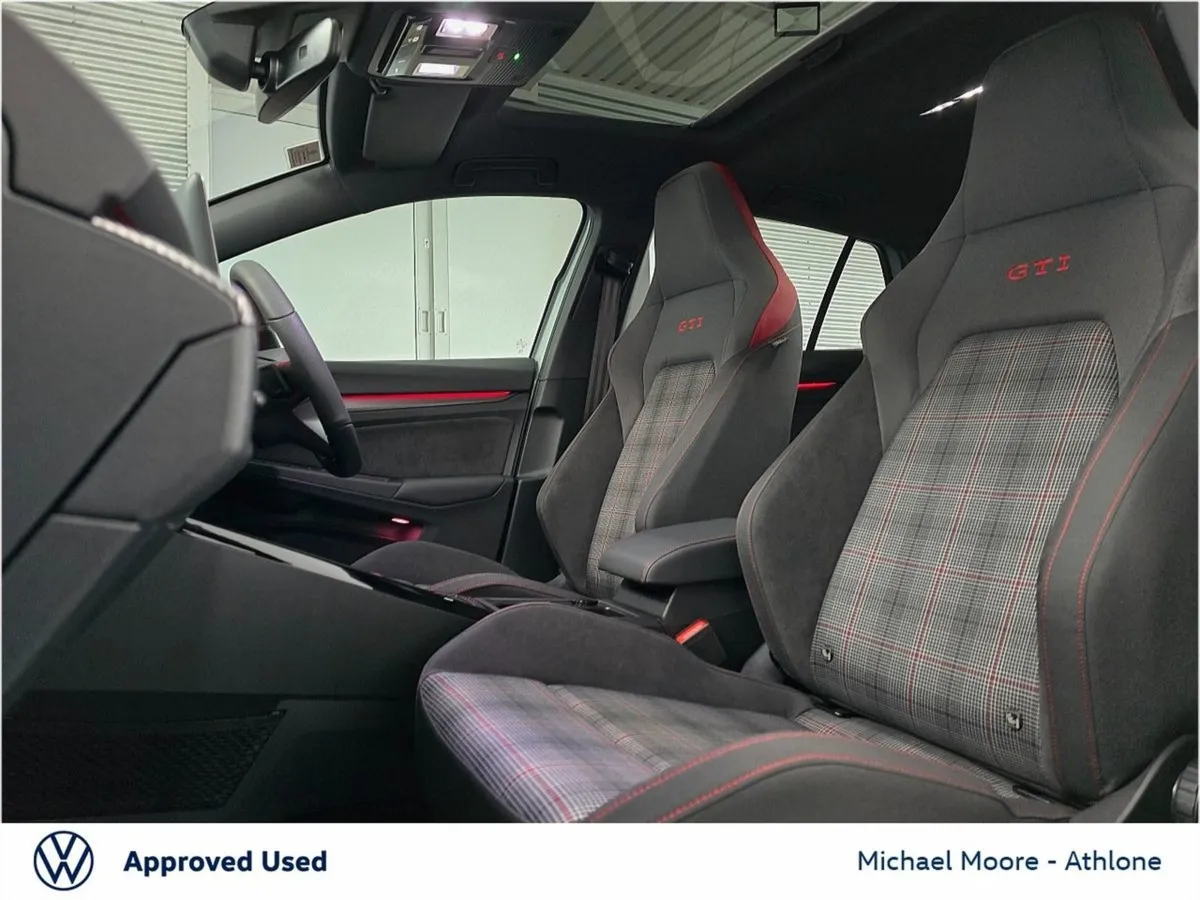Volkswagen Golf Golf GTI 2.0 TSI 265BHP (sunroof) - Image 4