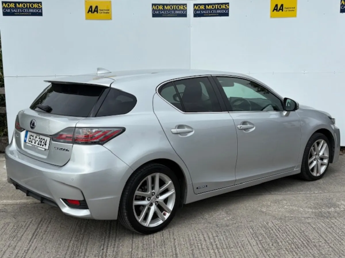 Lexus CT 2015 HYBRID HIGH SPEC - Image 2