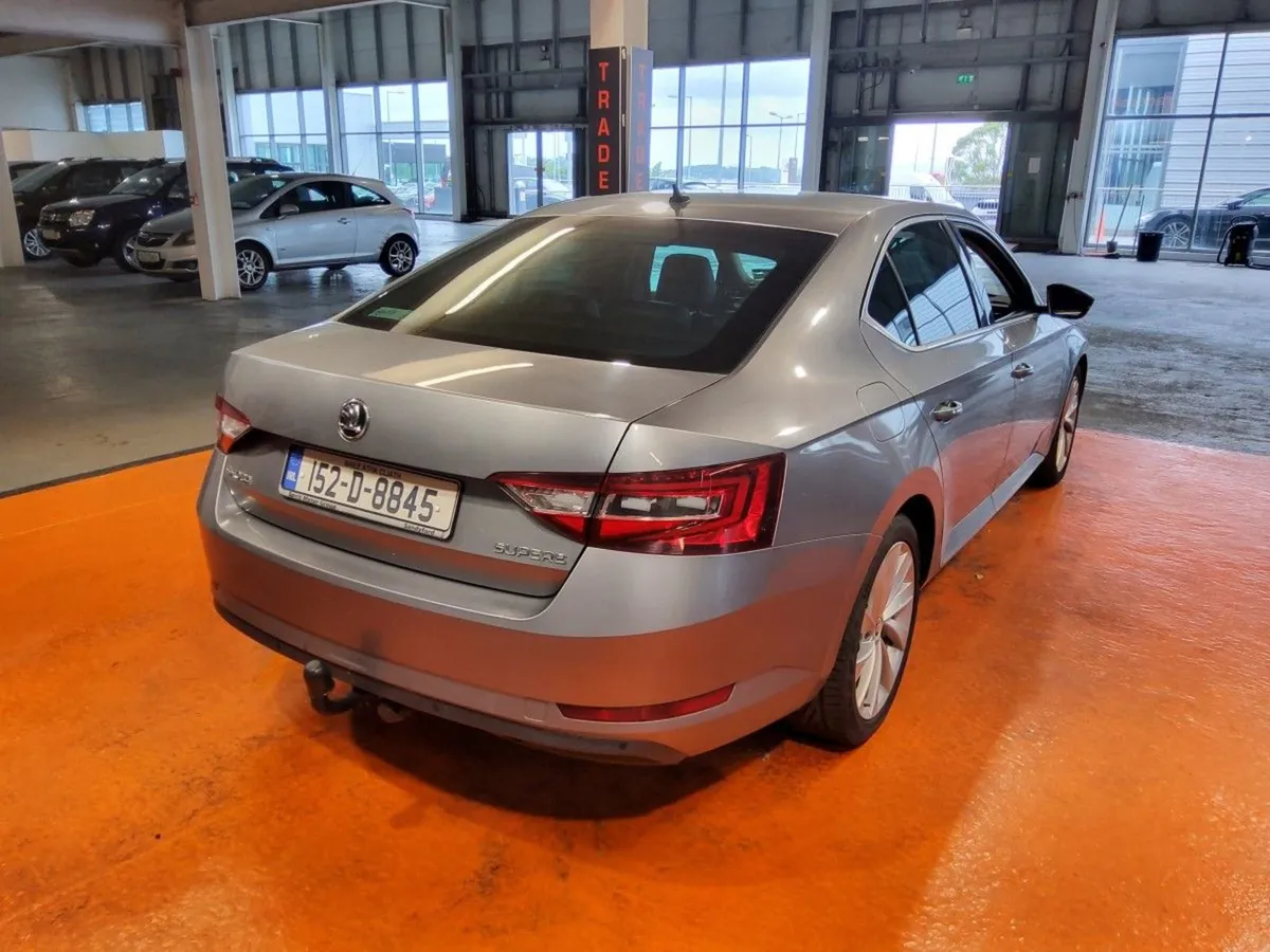 Skoda Superb 2.0 TDI 150bhp Style - Image 3
