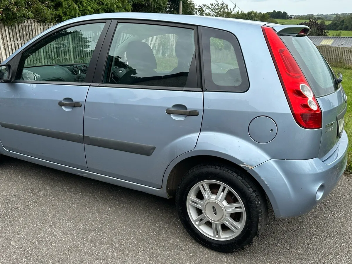 2007 fiesta - Image 2