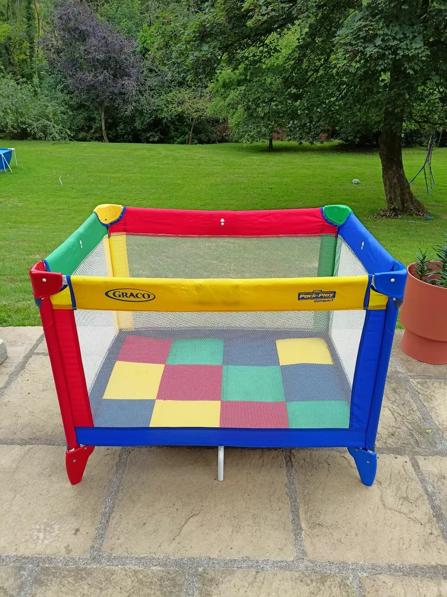 Baby travel cots - Image 3