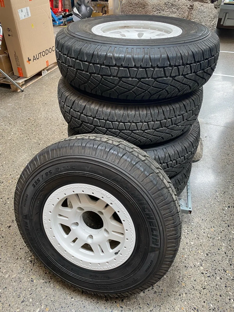 Land Rover Defender Wheels - Image 1