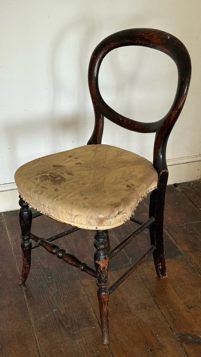 Antique chair to be restored - Image 1