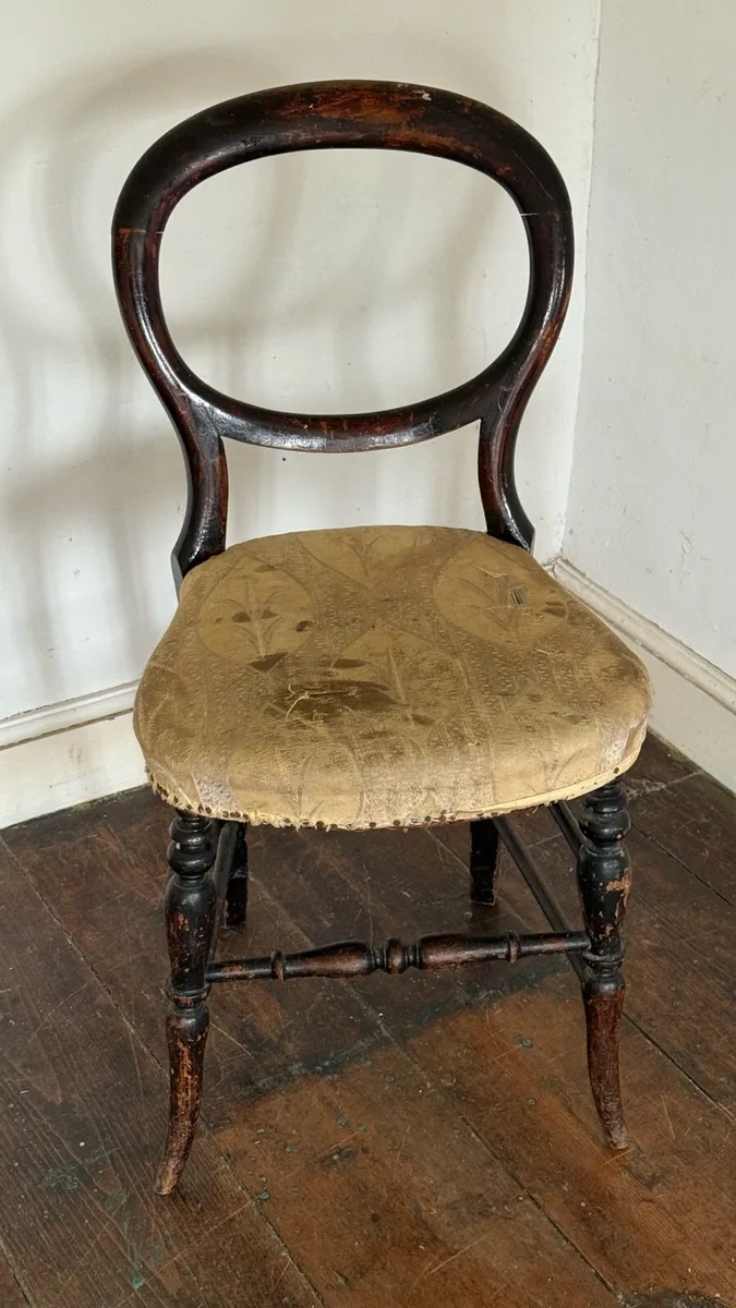 Antique chair to be restored - Image 2