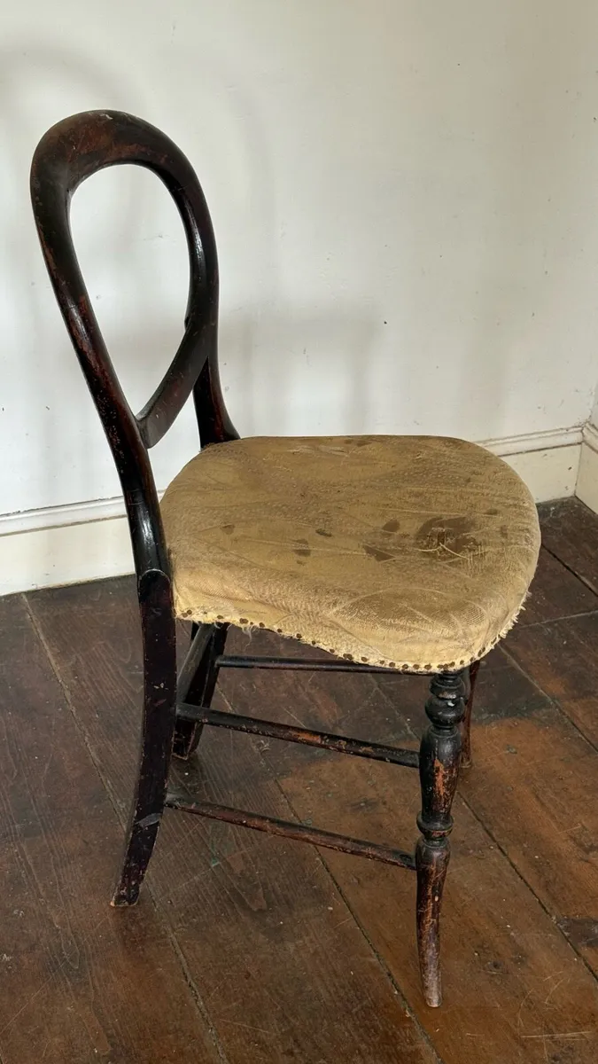Antique chair to be restored - Image 3