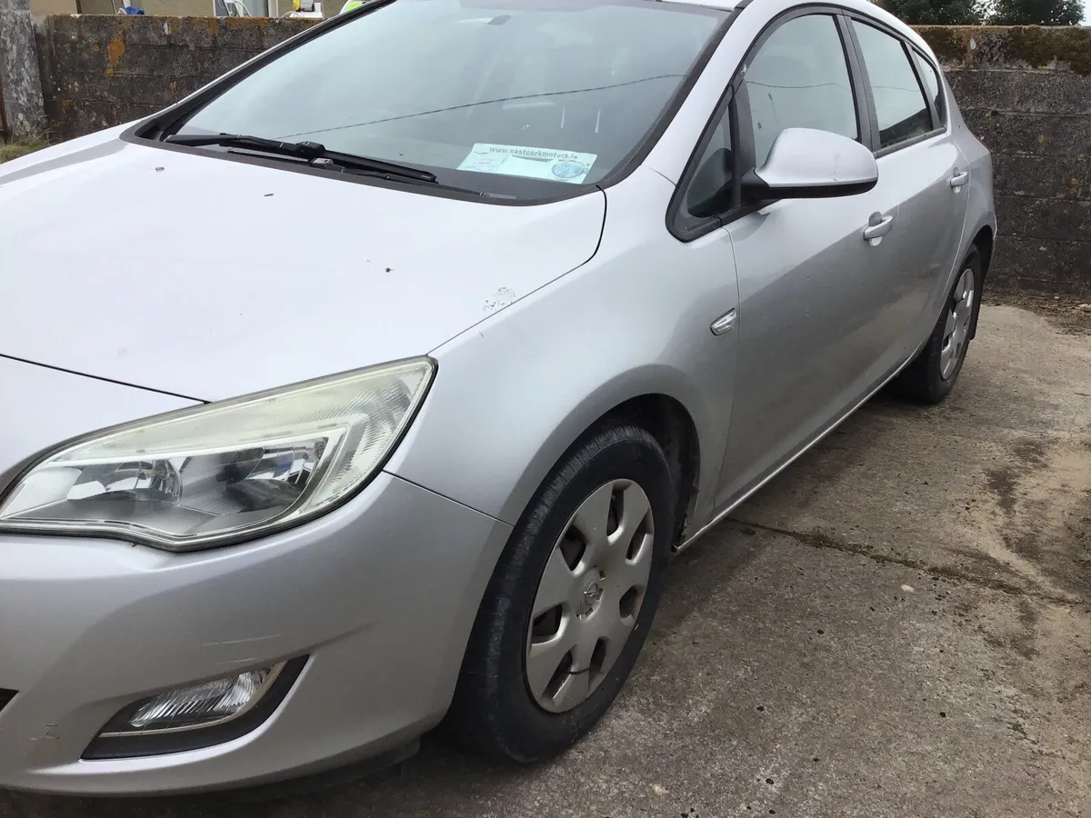 Opel Astra 2010 - Image 3