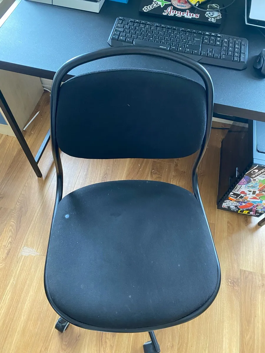 Desk and chair - Image 4