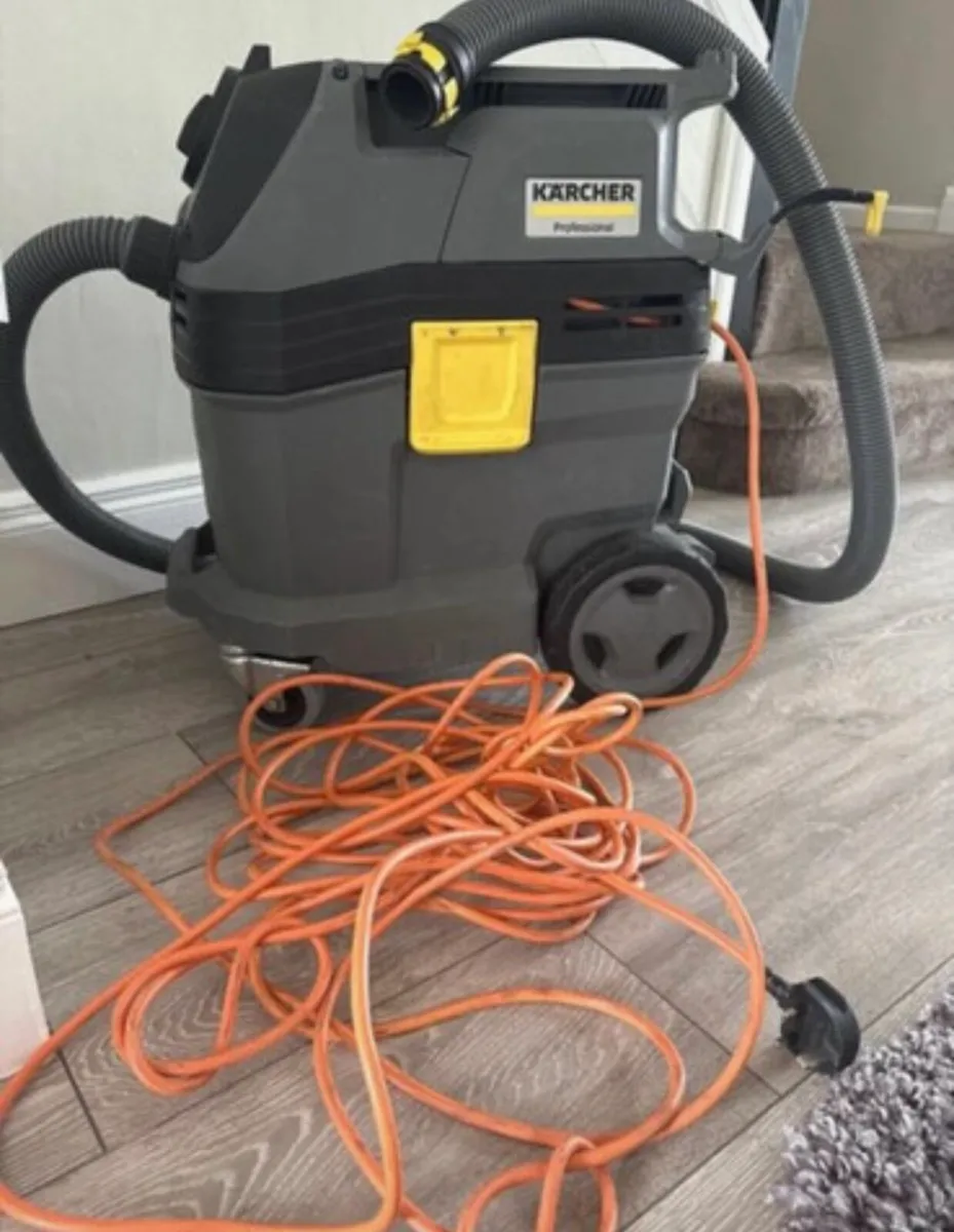 Karcher wet and dry Hoover - Image 1