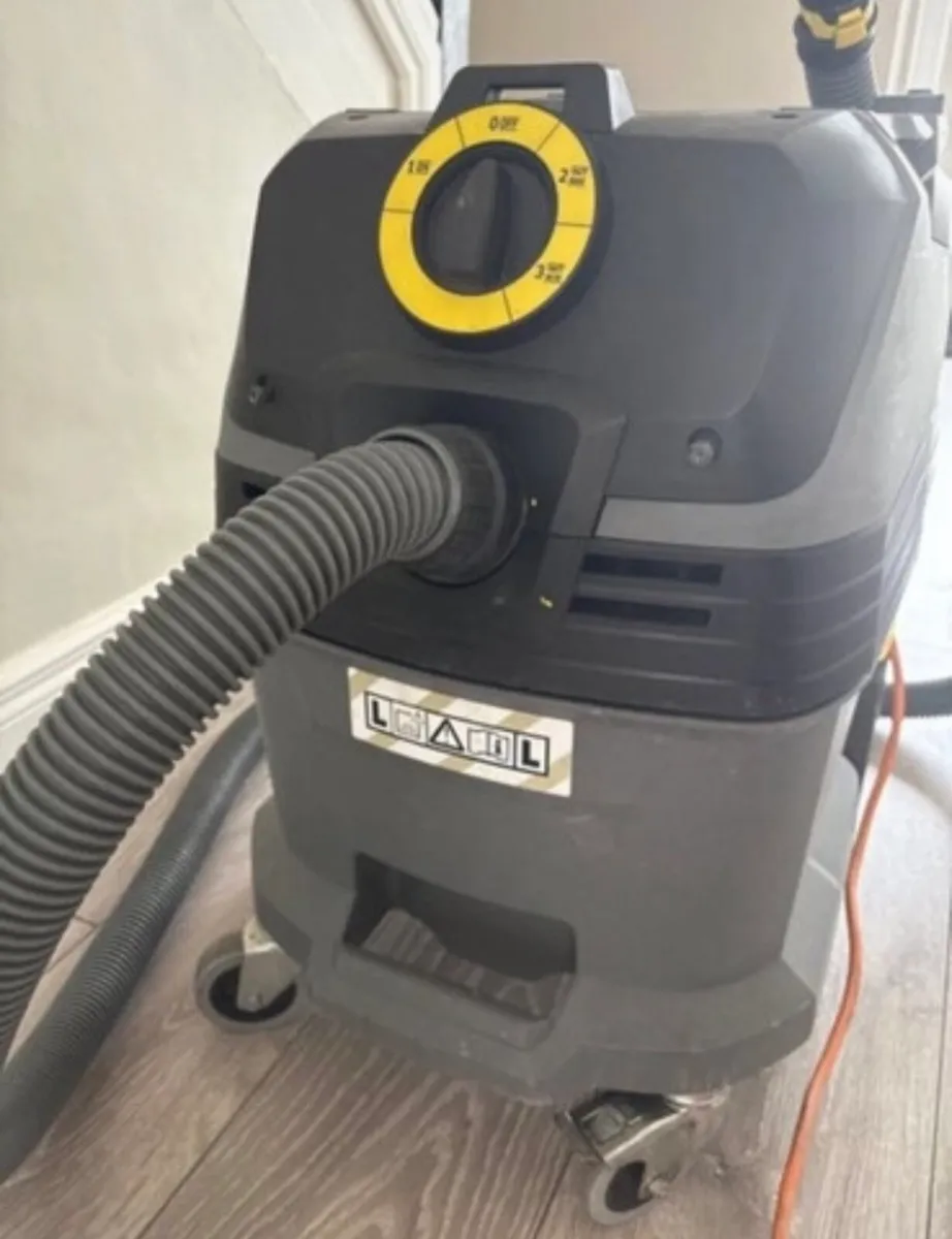 Karcher wet and dry Hoover - Image 2
