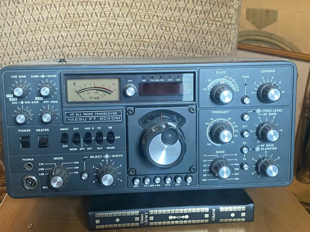 Yaesu FT 902DM - Image 1