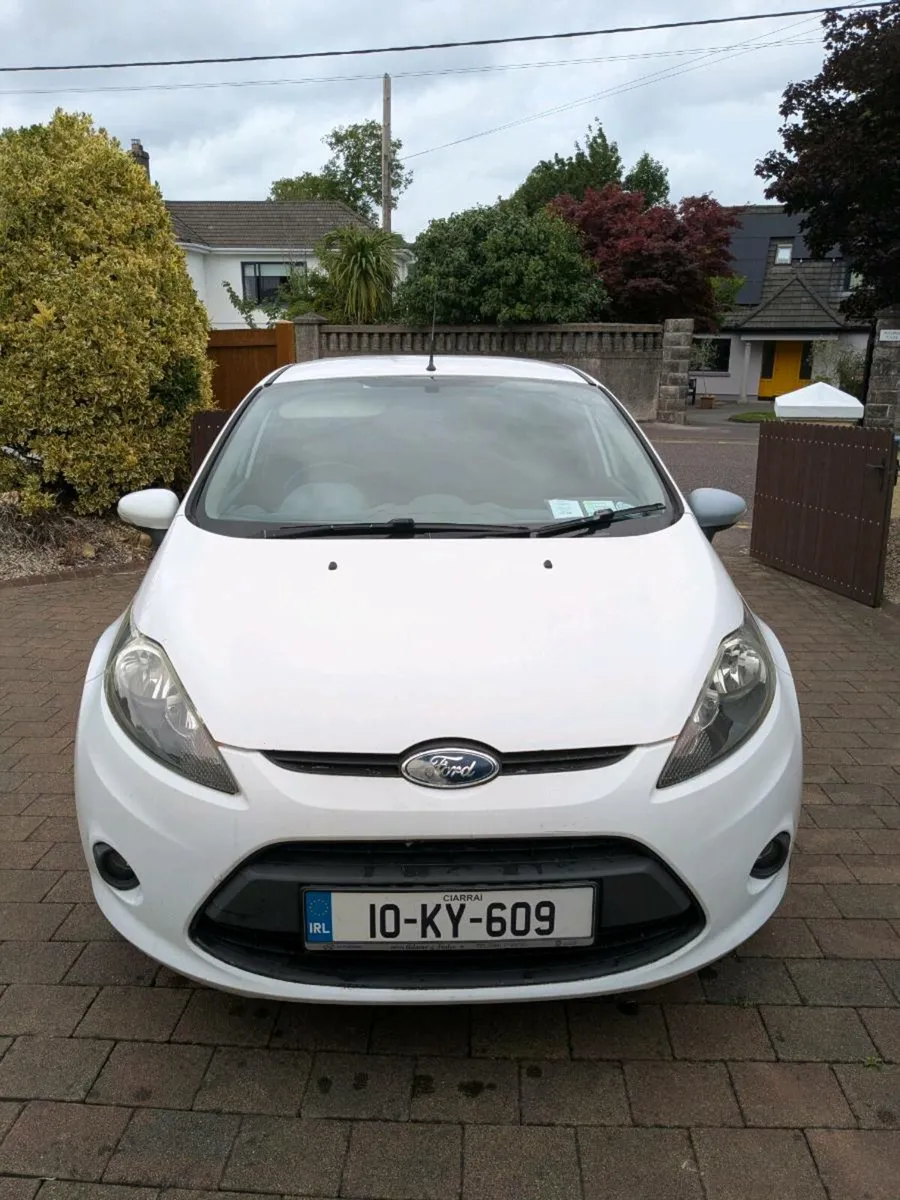 Ford fiesta 1.2 litre petrol 2010 - Image 1