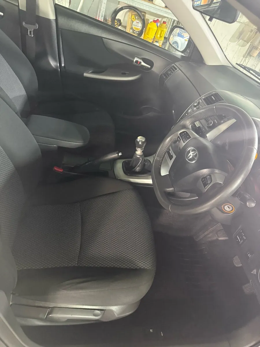 Toyota corolla 2012 - Image 3