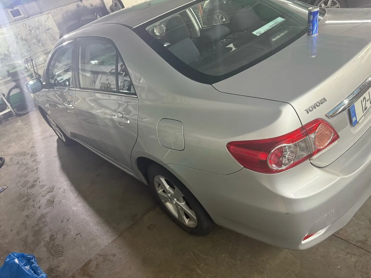 Toyota corolla 2012 - Image 4