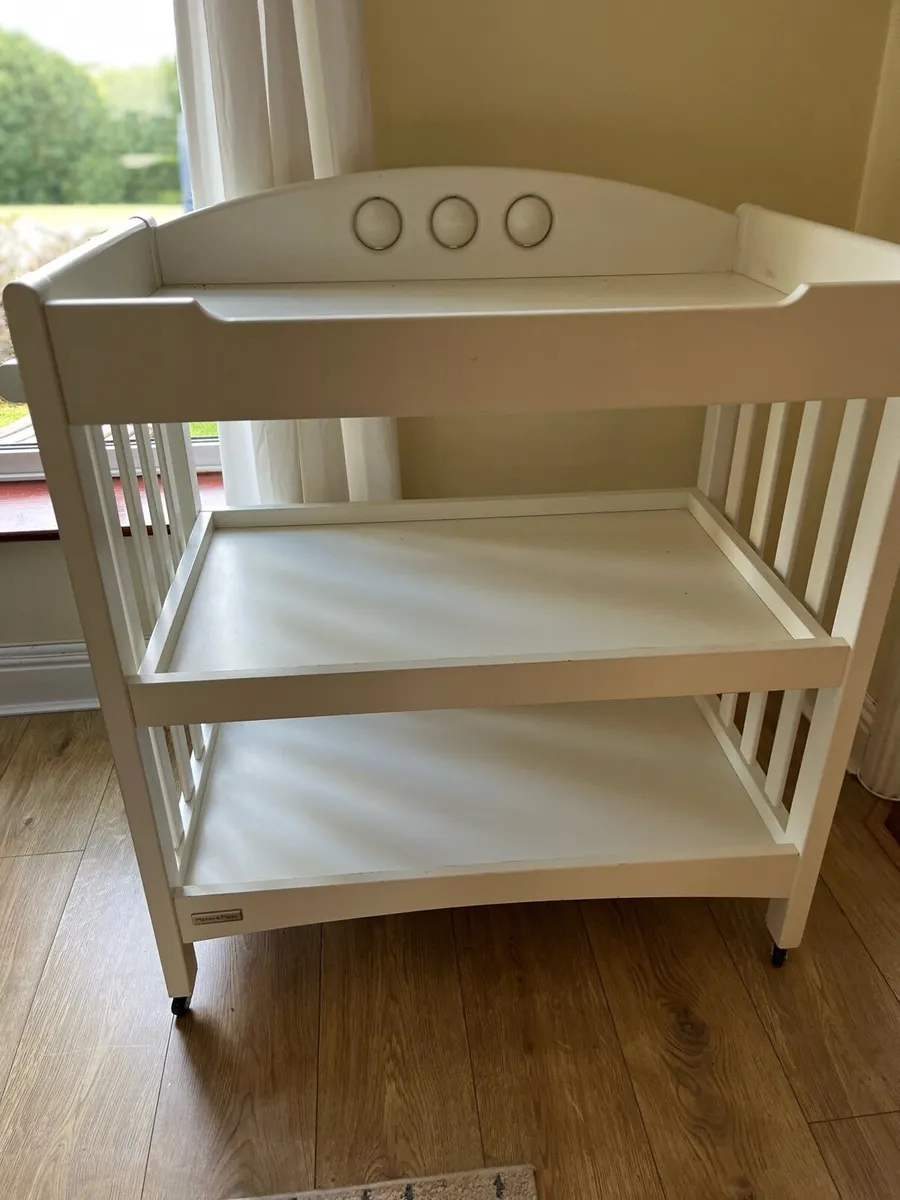 Mama & Papa changing table - Image 1