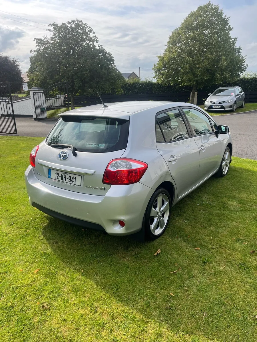 Toyota Auris Hybrid - Image 4