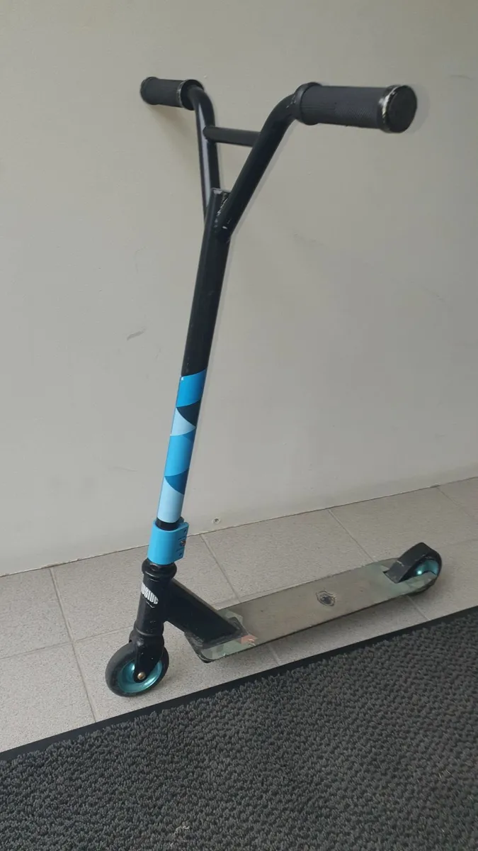 Blindside scooter