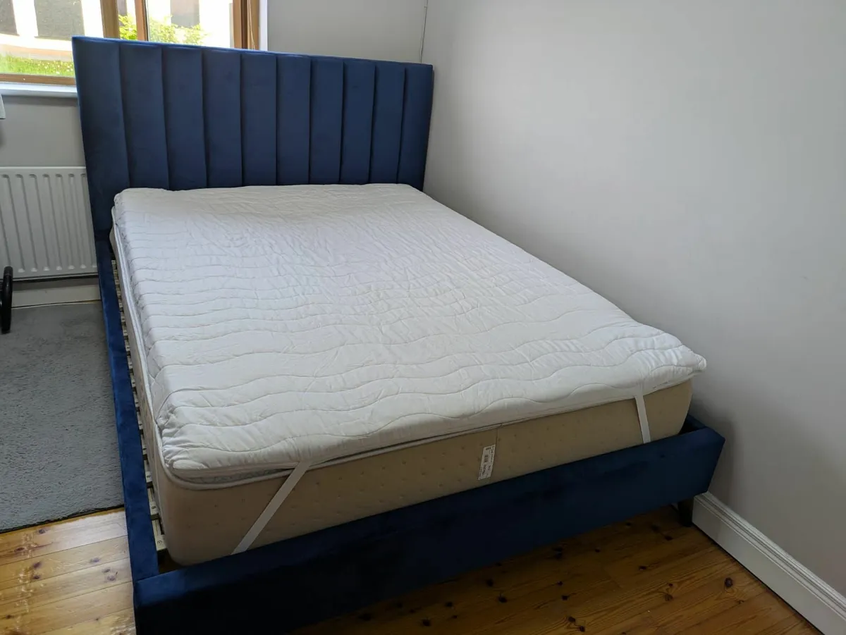 Bed frame - Image 1