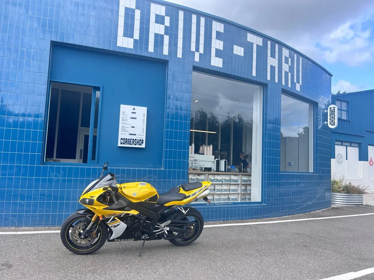 Yamaha R1 - Image 3