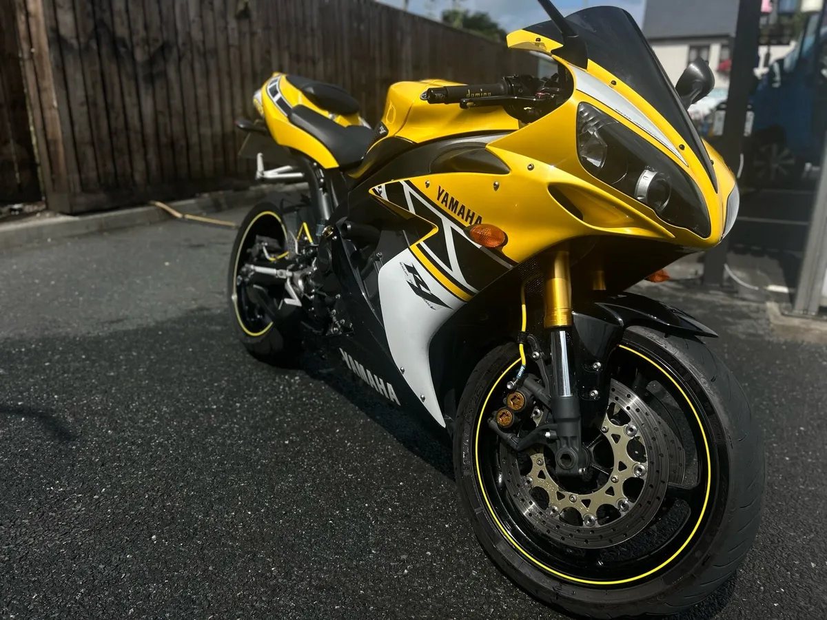 Yamaha R1 - Image 1