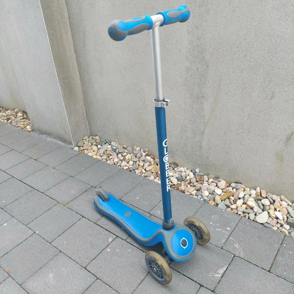 Globber 3-Wheel Kids Scooter – Blue - Image 1