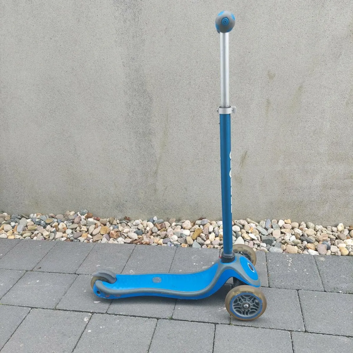 Globber 3-Wheel Kids Scooter – Blue - Image 2
