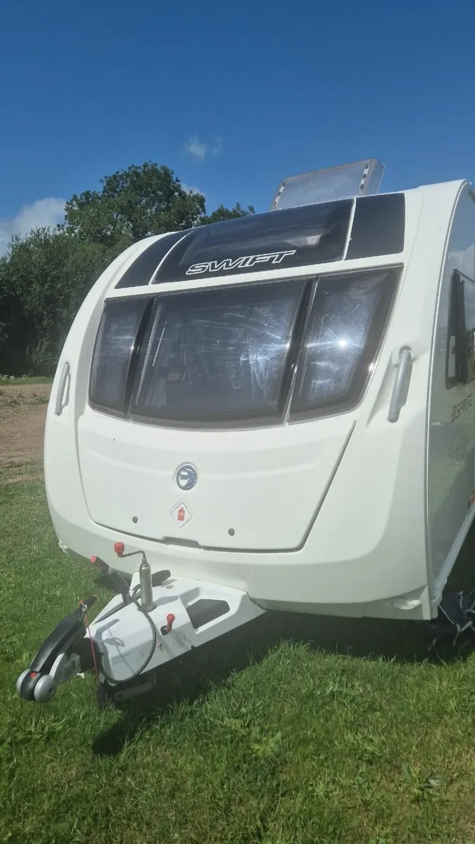 Caravan - Image 1
