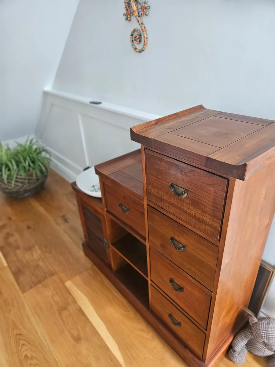Cabinet - Image 2