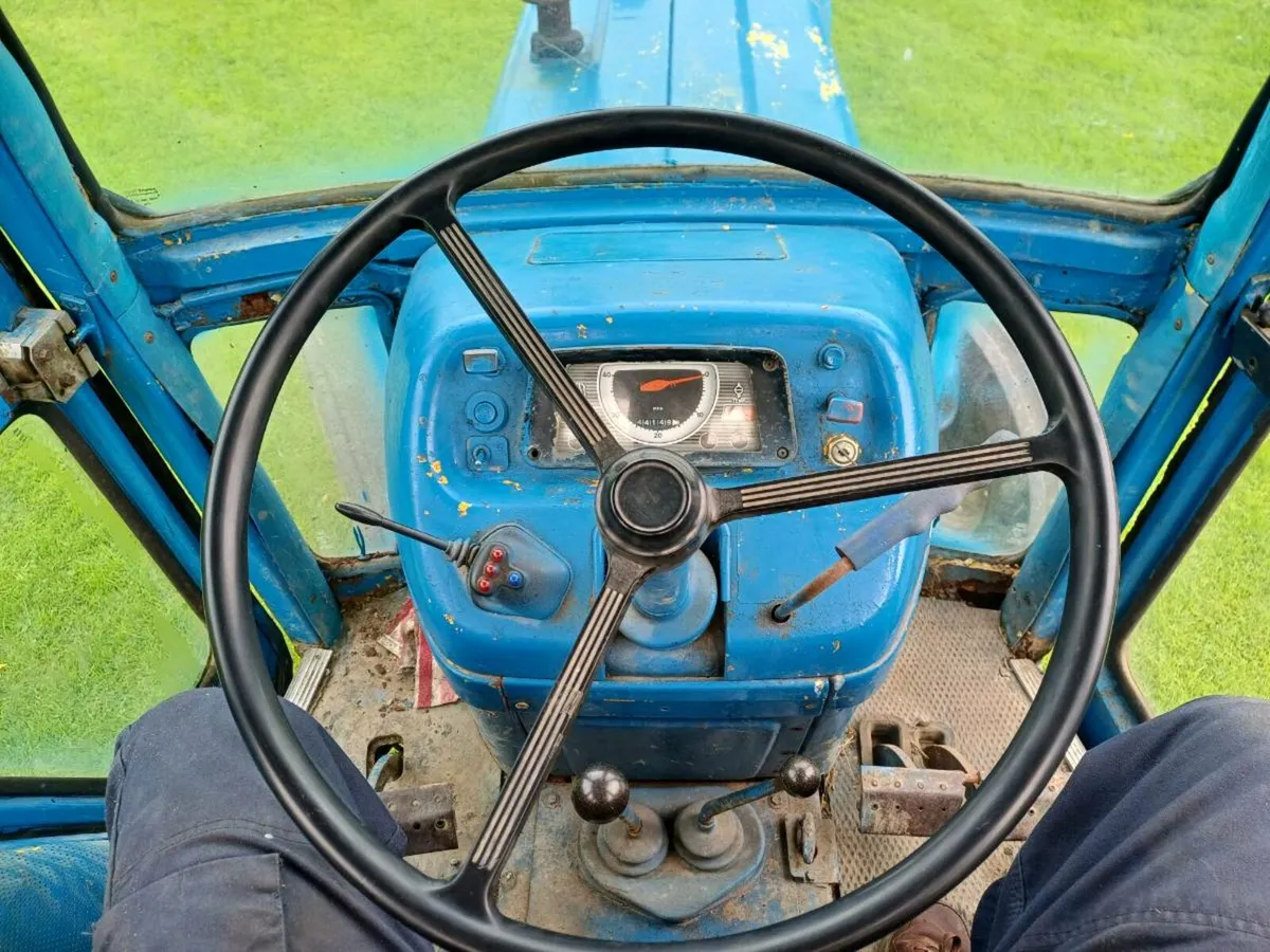 Ford 3600 - Image 2