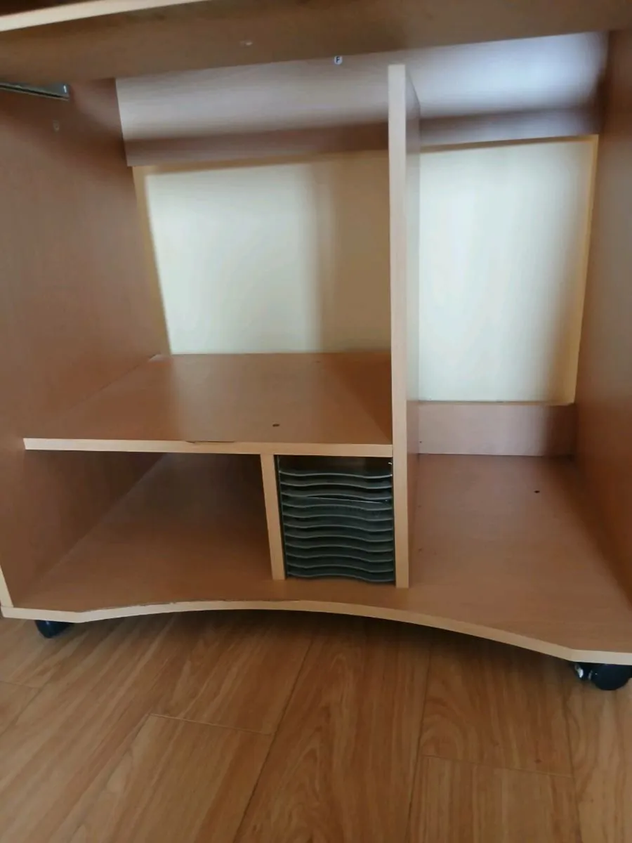 Computer/Work desk - Image 3