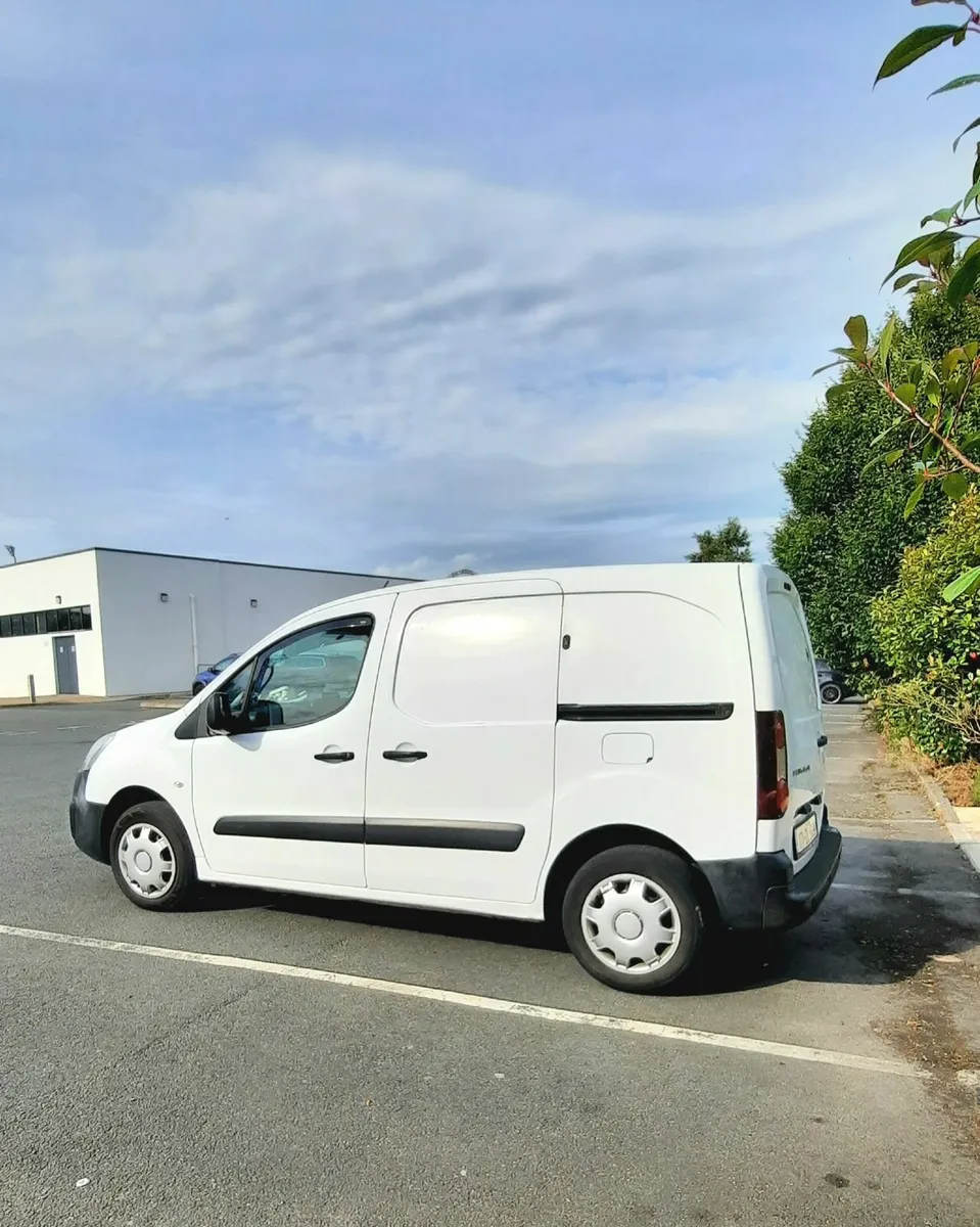 2017 Peugeot Partner - Image 4