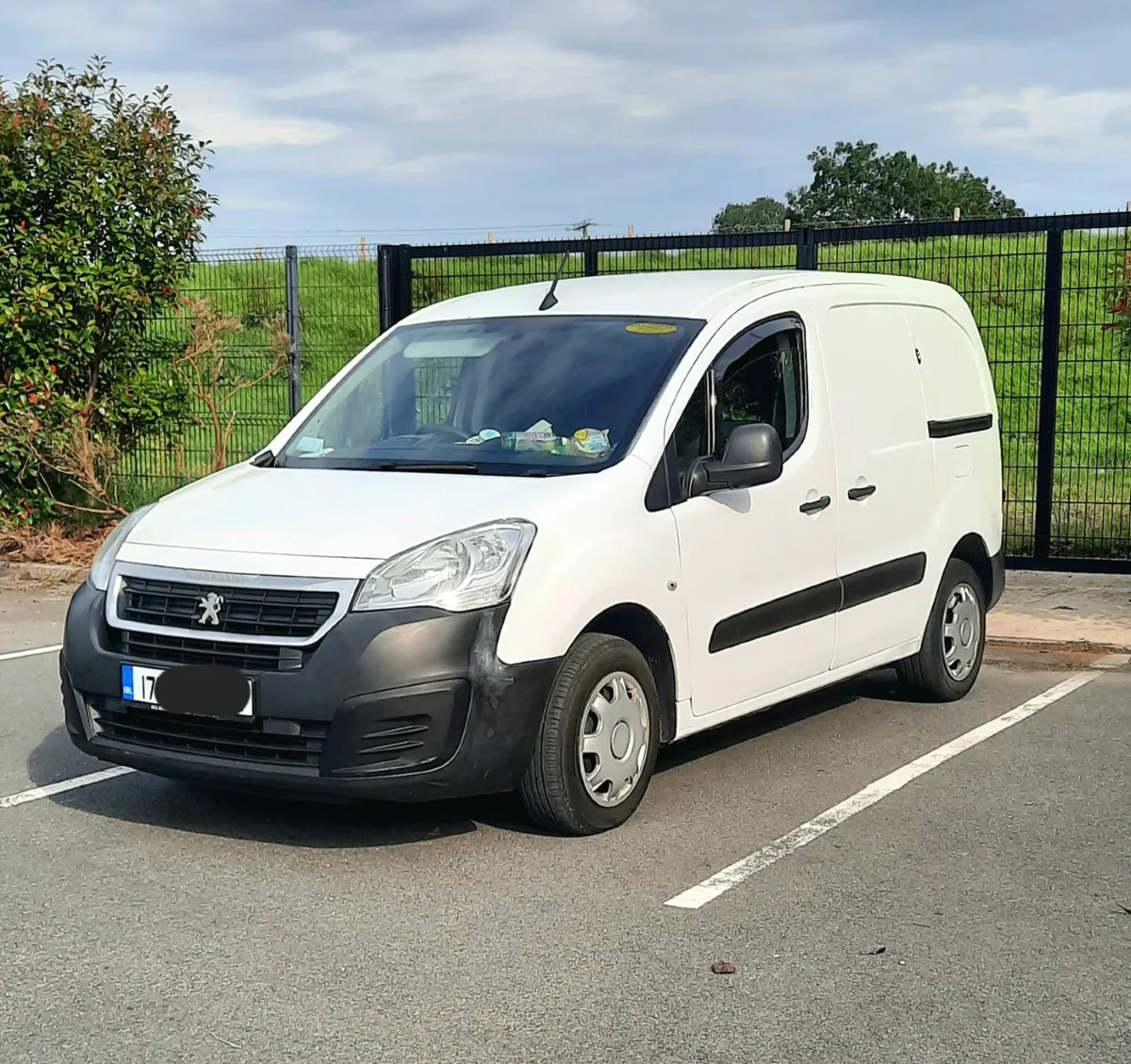 2017 Peugeot Partner - Image 1