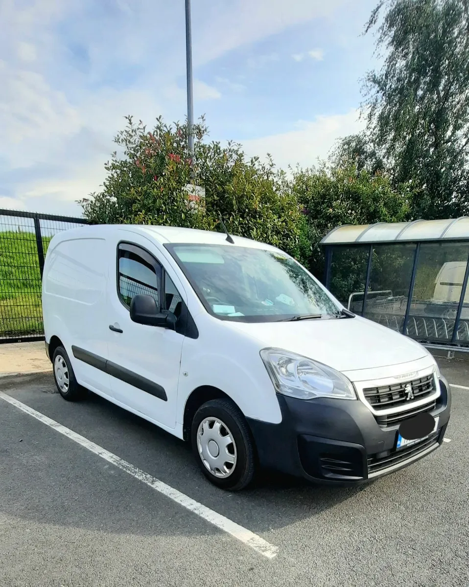 2017 Peugeot Partner - Image 1
