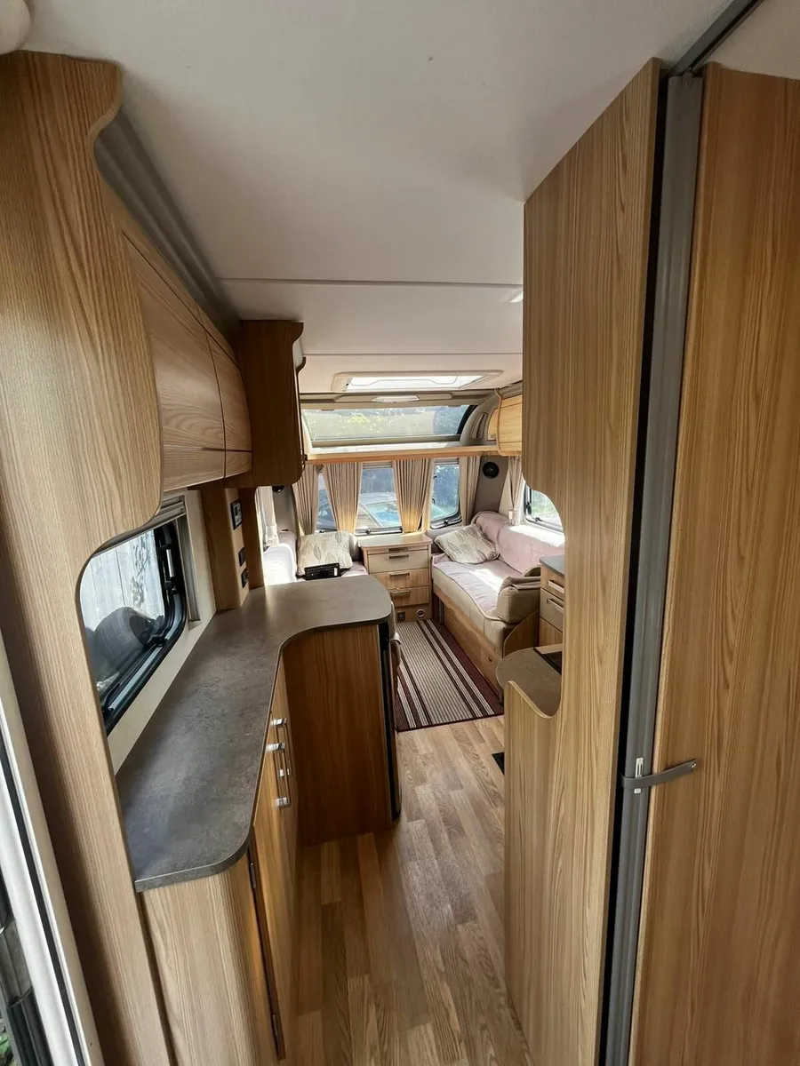 Caravan - Image 2