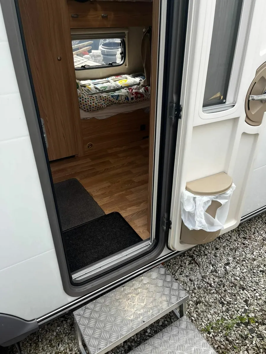 Caravan - Image 4