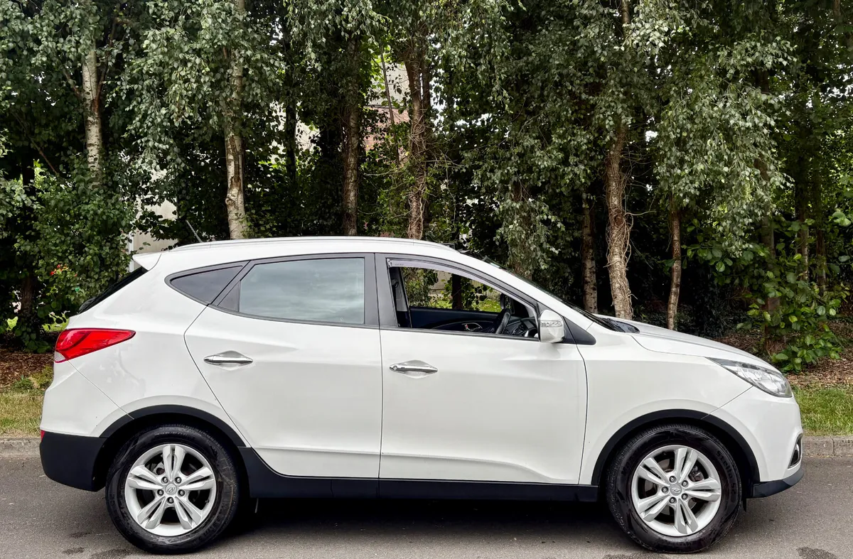 2012 Hyundai ix35 premium huge spec - Image 2