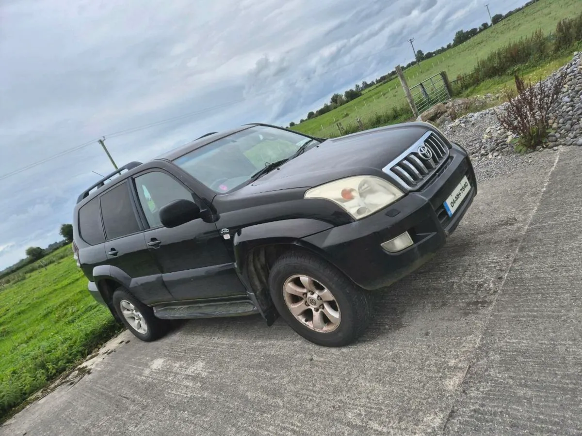 2004 toyota landcruiser - Image 1