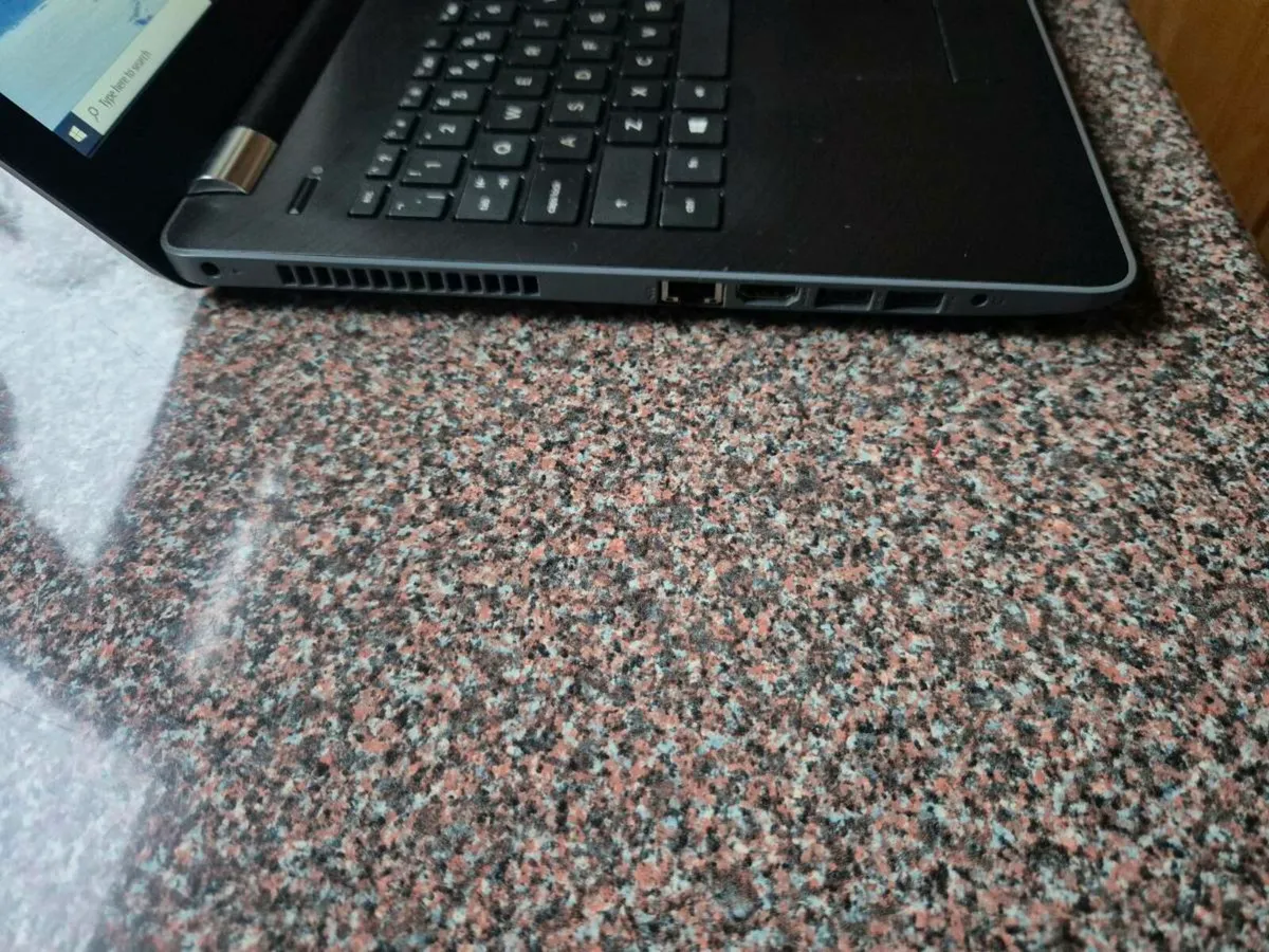 HP 15 laptop - Image 4